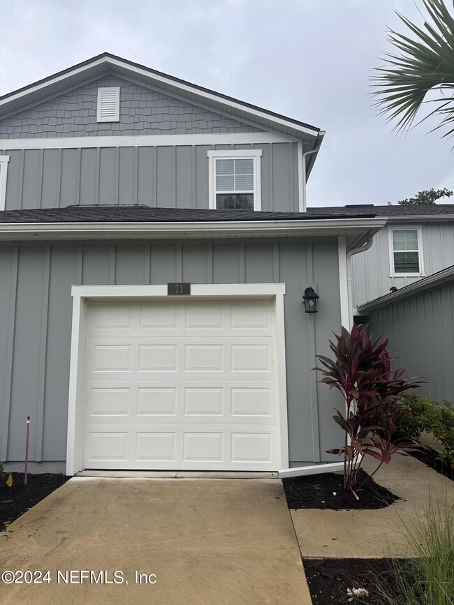 property at 71 Tahiti Shrs Ct