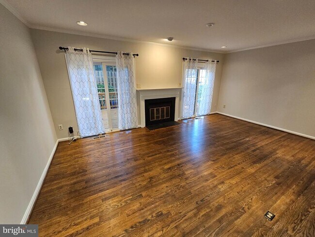 10520 Pine Haven Terrace in Rockville, MD - Building Photo - Building Photo