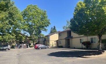 3106 Bluff Ave SE in Salem, OR - Building Photo - Building Photo