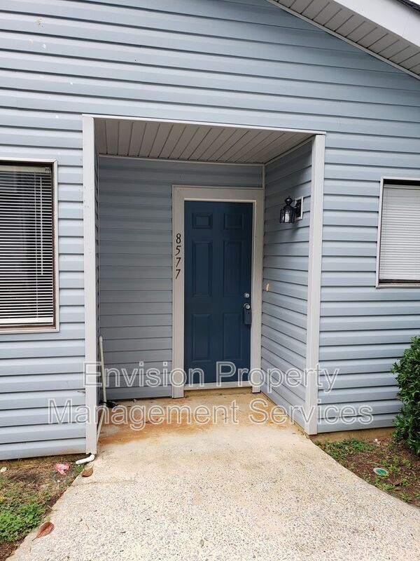 8577 Pineview Ln in Jonesboro, GA - Building Photo - Building Photo