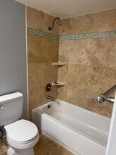 2811-Y2811 SW Archer Rd in Gainesville, FL - Building Photo - Building Photo