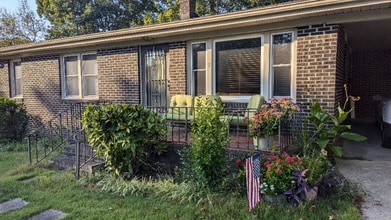 2 Pembroke Ln in Taylors, SC - Building Photo - Building Photo