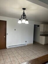 326 Green Meadow Dr in Wautoma, WI - Foto de edificio - Building Photo