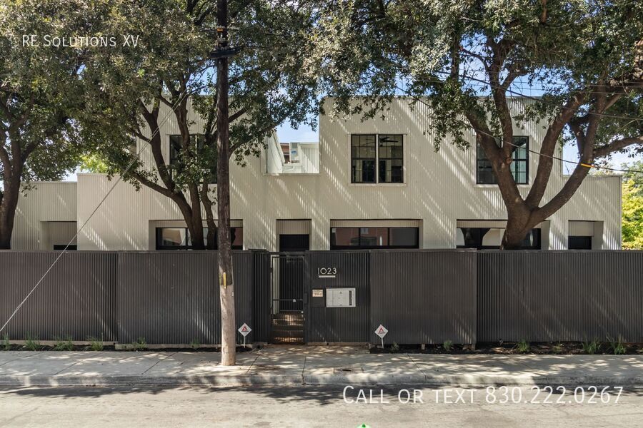 1023 Avenue B-Unit -2 in San Antonio, TX - Building Photo