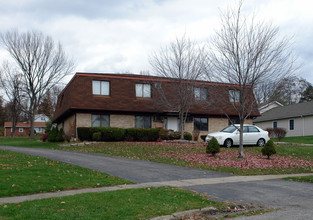 6092 Applecrest Ct in Youngstown, OH - Building Photo - Building Photo