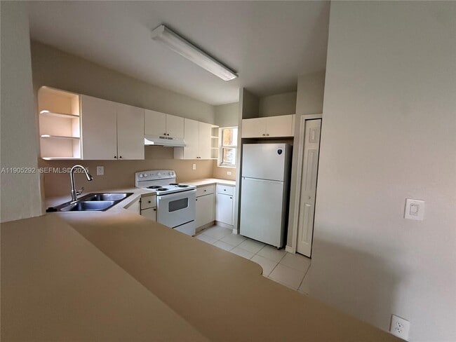 656 SW 11th St in Homestead, FL - Building Photo - Building Photo