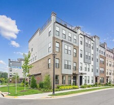 20306 Newfoundland Sq, Unit 20306 Newfoundland Sq. in Ashburn, VA - Building Photo