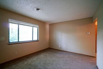 424 S 6th St in Manhattan, KS - Building Photo - Building Photo