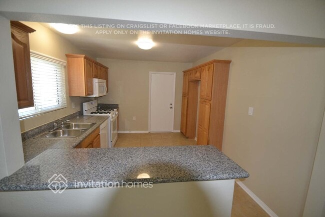 810 E Silva St in Long Beach, CA - Building Photo - Building Photo