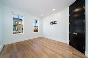 541 Newark Ave in Jersey City, NJ - Building Photo