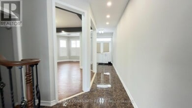 21 Hoptree Ave in Toronto, ON - Building Photo - Building Photo