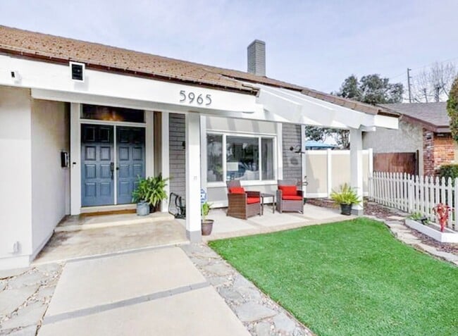 property at 5965 Rexford Ave