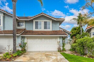 11216 Caminito Aclara in San Diego, CA - Building Photo