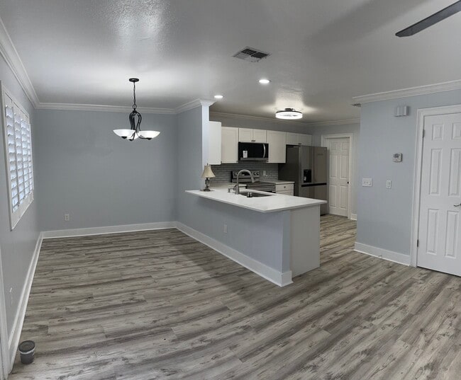 property at 1072 Crumpet Ct