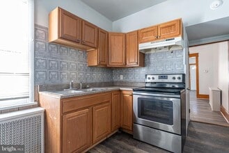 480 W Girard St in Mount Carmel, PA - Building Photo - Building Photo