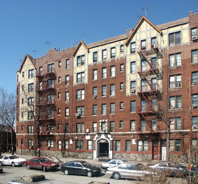 2985 Botanical Sq in Bronx, NY - Building Photo