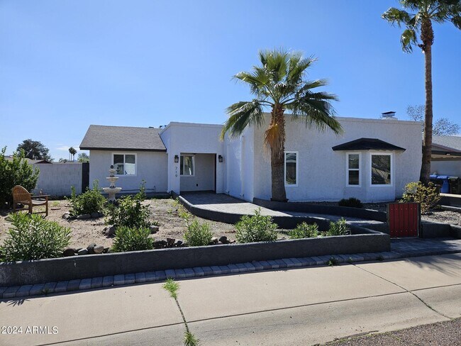 719 W Morrow Dr in Phoenix, AZ - Building Photo - Building Photo