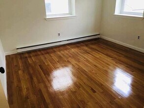 104 Trowbridge St, Unit 4 in Cambridge, MA - Building Photo - Building Photo