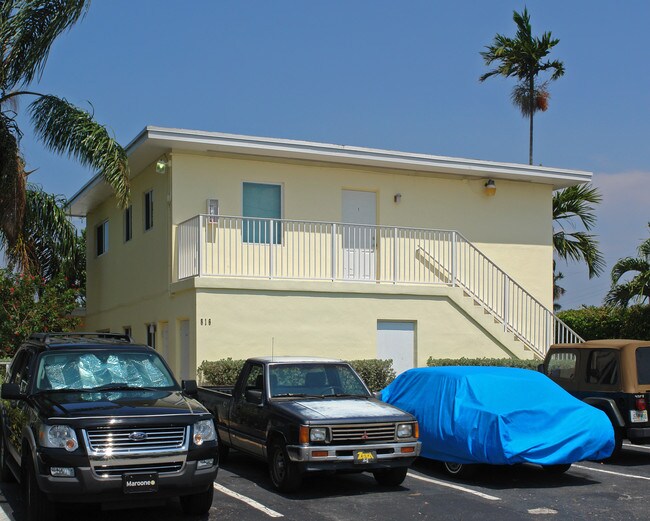 816 NE 18th Ave in Fort Lauderdale, FL - Foto de edificio - Building Photo