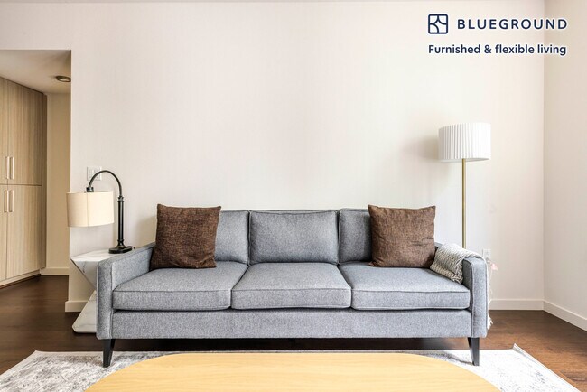 650 E Capitol Ave in Milpitas, CA - Foto de edificio - Building Photo