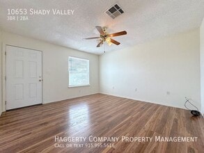 10653 Shady Valley Dr in Socorro, TX - Building Photo - Building Photo