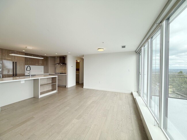 1526-1526 Finlay St in White Rock, BC - Building Photo - Building Photo
