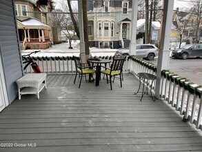 107 Caroline St-Unit -B in Saratoga Springs, NY - Building Photo - Building Photo