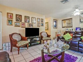5256 Coronado Pkwy-Unit -N/A in Naples, FL - Building Photo - Building Photo