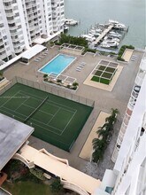 18031 Biscayne Blvd in Aventura, FL - Building Photo - Building Photo