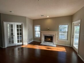 1701 Lake Shore Crest Dr, Unit 22 in Reston, VA - Foto de edificio - Building Photo