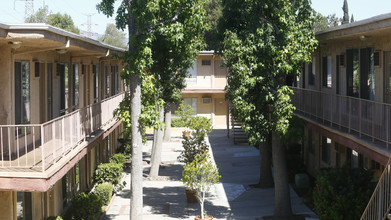 Southwest Pointe Apartments in Arleta, CA - Building Photo - Building Photo