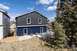 1773 NE Lotus Dr in Bend, OR - Building Photo - Building Photo