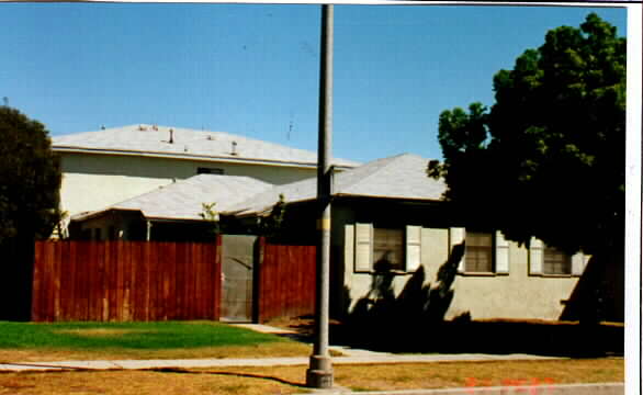 9418-9420 Glasgow Pl in Los Angeles, CA - Building Photo