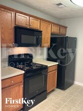 6108 Ruth St SW in Covington, GA - Foto de edificio - Building Photo