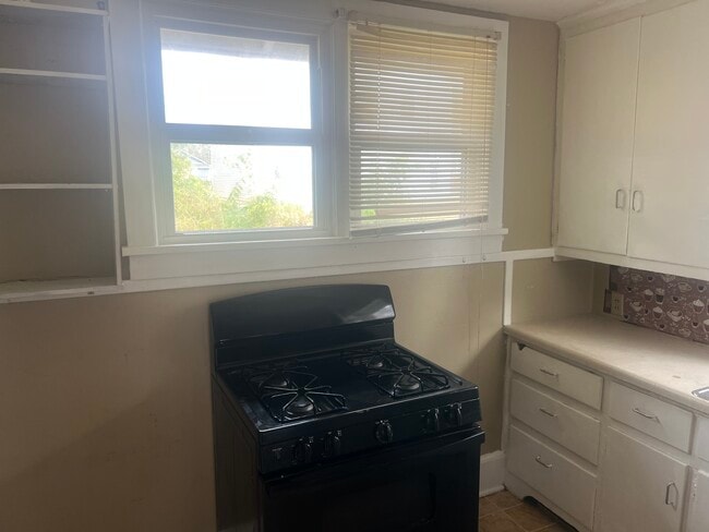 1315 Nutwood St in Bowling Green, KY - Building Photo - Building Photo