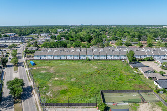 4514 Yale St in Houston, TX - Building Photo - Building Photo