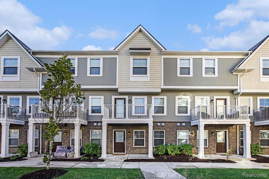 557 Anne Ave in Brighton, MI - Building Photo