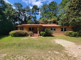 1526 Highland Dr in Tallahassee, FL - Building Photo