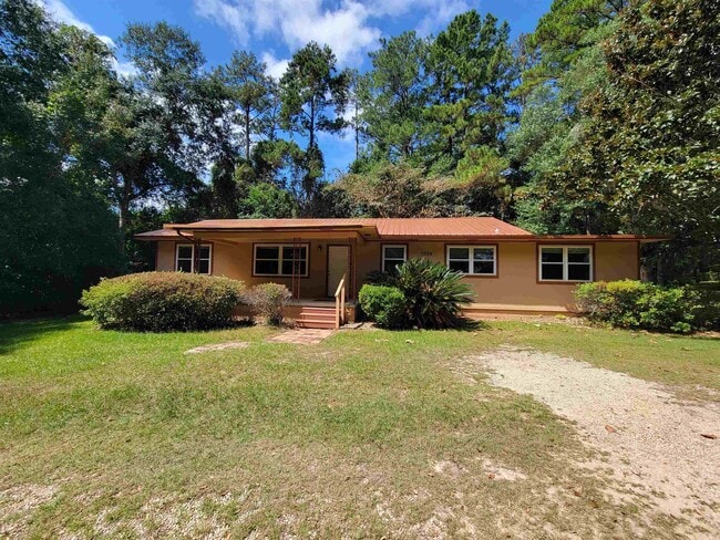 property at 1526 Highland Dr
