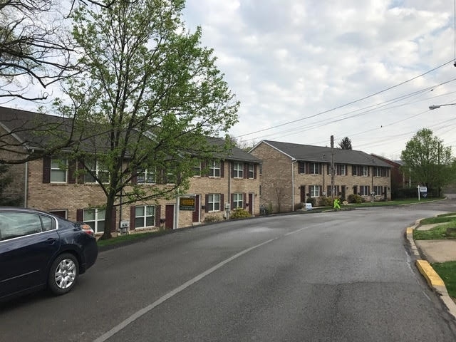 329 Glaser Ave in Pittsburgh, PA - Foto de edificio