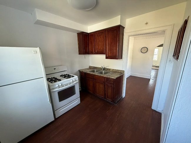 22174 Cushing Ave in Eastpointe, MI - Building Photo - Building Photo