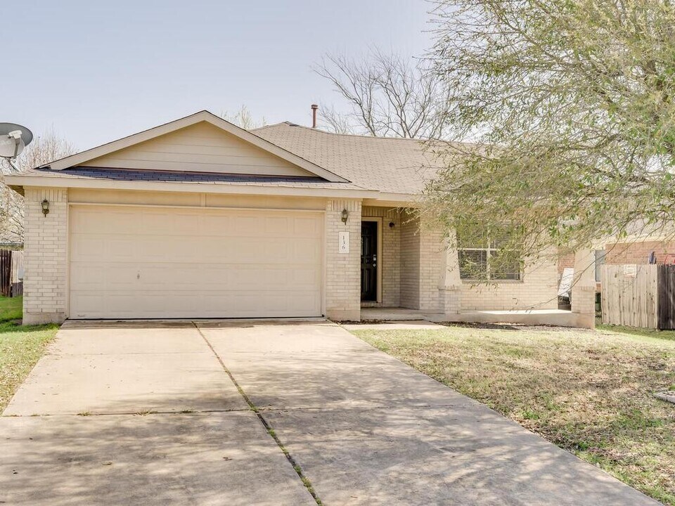 136 Star of Texas Dr in Kyle, TX - Building Photo