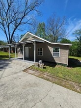 182 Hughes St in Toccoa, GA - Building Photo - Building Photo