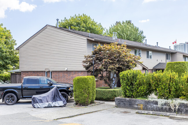 10748 Guildford Dr in Surrey, BC - Building Photo - Primary Photo