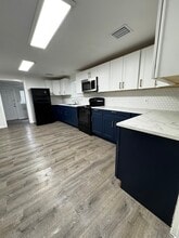 4182 Faith St in West Palm Beach, FL - Foto de edificio - Building Photo