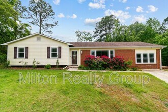 6203 Vigilante Ct in Fayetteville, NC - Building Photo - Building Photo