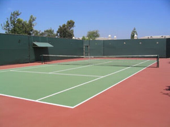 17617 Fairlie Rd in San Diego, CA - Building Photo - Building Photo