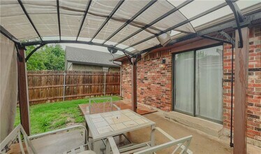 712 S Willowood Dr in Yukon, OK - Building Photo - Building Photo