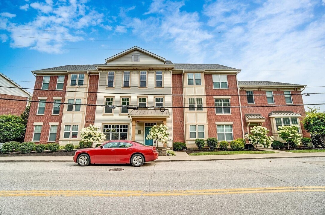 3316 Wasson Rd, Unit 4D in Cincinnati, OH - Foto de edificio