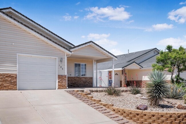 146 S 1930 W in Hurricane, UT - Building Photo - Building Photo